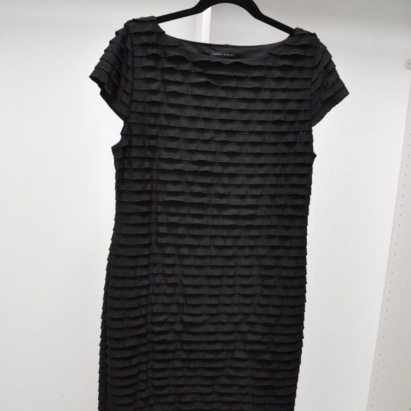 Black Dress - Picture 1 of 3